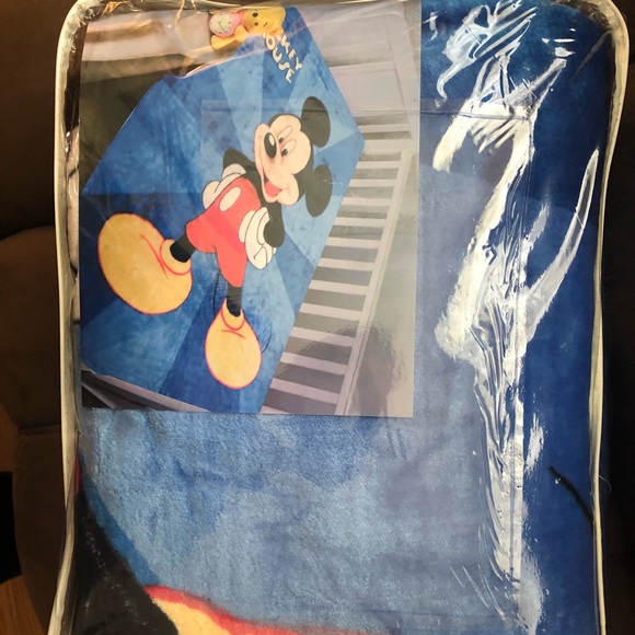 Mickey Mouse Twin Blanket - Picture 1 of 2